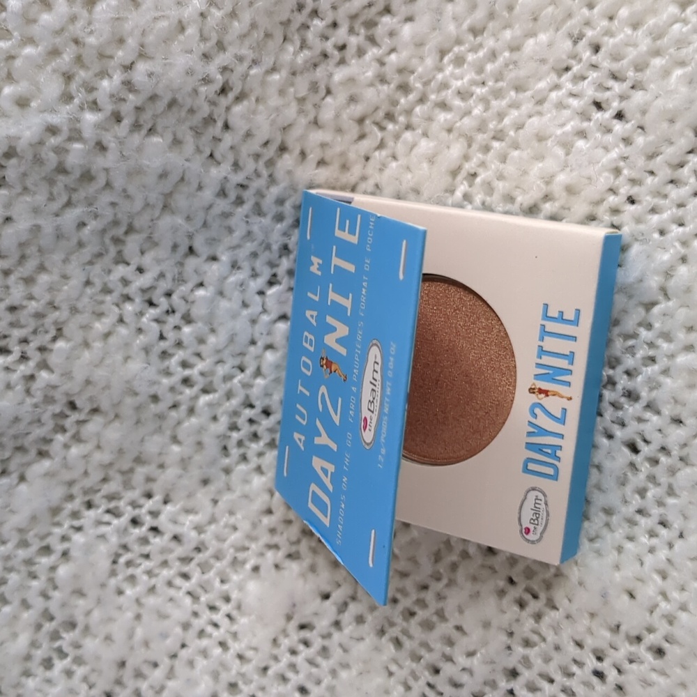 theBalm Cosmetics AUTOBALM DAY 2 NITE Single Eyeshadow in Wall St, 1.2g/…